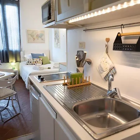 Apartament La Stanza Da Vinci Nel Centro Di